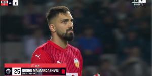 فيديو | طرد حارس فالنسيا في مباراة برشلونة بـ الدوري الإسباني