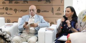محمد سلماوي يوقع كتاب الأعمال السردية الكاملة في جناح مصر بمعرض أبو ظبي - الفجر سبورت