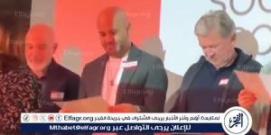 الفجر سبورت .. عزيز الشافعي يوجه رسالة لجمهوره بعد تكريمه في فرنسا