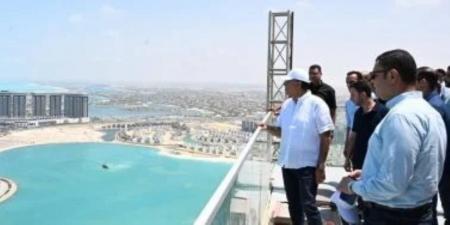الفجر سبورت .. رئيس الوزراء يتفقد "المنطقة الترفيهية" بجوار الأبراج الشاطئية