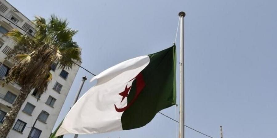 الفجر سبورت .. الجزائر.. السماح لأفراد الجالية الوطنية بالدخول إلى البلاد بإظهار بطاقة التعريف